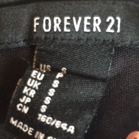 Forever 21 iridescent sequin crop top - Picture 4 of 4